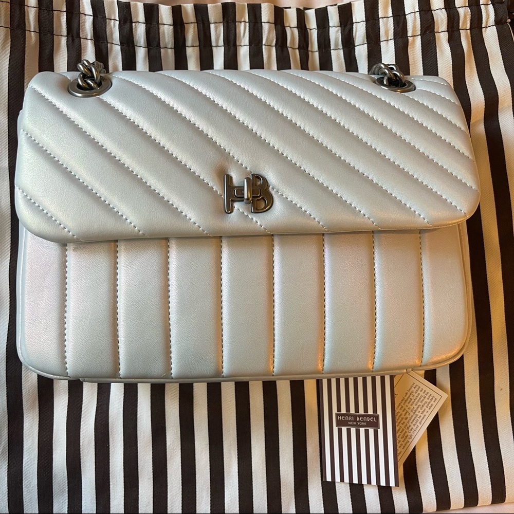 Henri Bendel 712